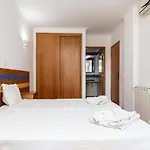 Vibrant Town House In Quinta Do Morgado Lägenhet Tavira