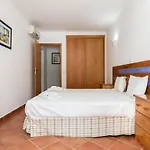 Vibrant Town House In Quinta Do Morgado Tavira