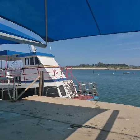Vibrant Town House In Quinta Do Morgado