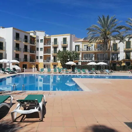 Vibrant Town House In Quinta Do Morgado Tavira