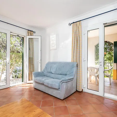 Vibrant Town House In Quinta Do Morgado *