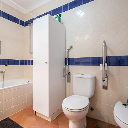 Vibrant Town House In Quinta Do Morgado *