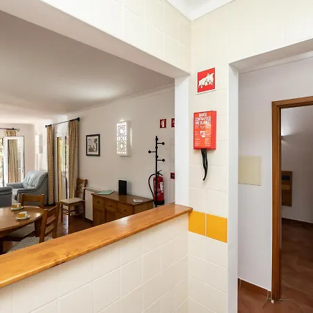 Vibrant Town House In Quinta Do Morgado Apartament