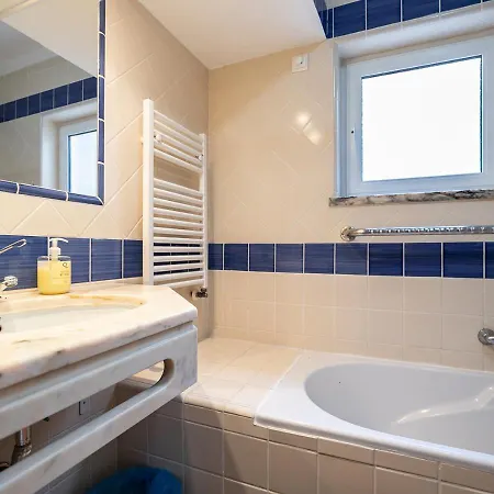 Vibrant Town House In Quinta Do Morgado *