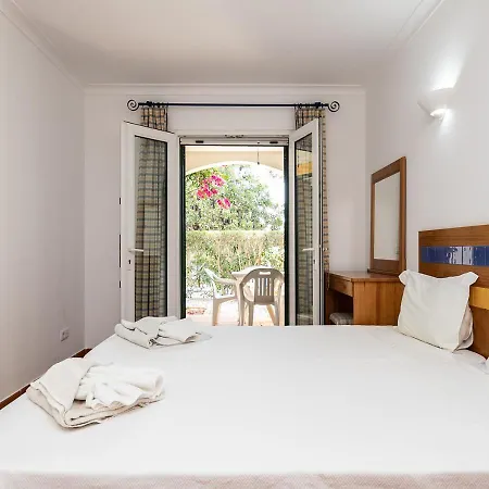 דירה Vibrant Town House In Quinta Do Morgado טאווירה