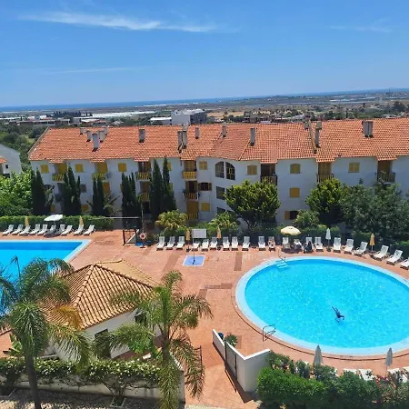 Vibrant Town House In Quinta Do Morgado *