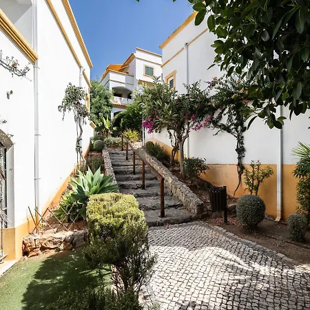 Apartment Vibrant Town House In Quinta Do Morgado *