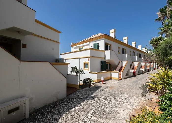 Vibrant Town House In Quinta Do Morgado Tavira