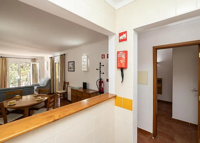 Vibrant Town House In Quinta Do Morgado Apartman